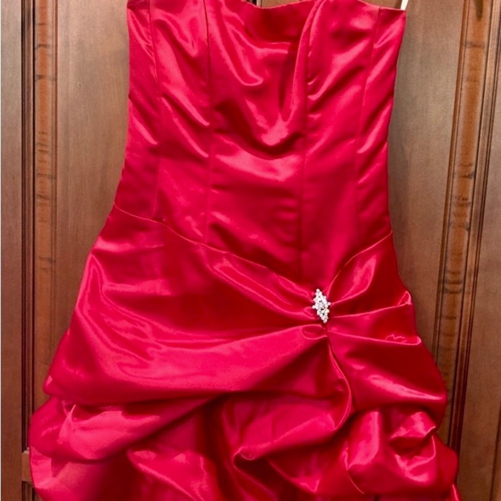 Elegant Red Strapless Dress